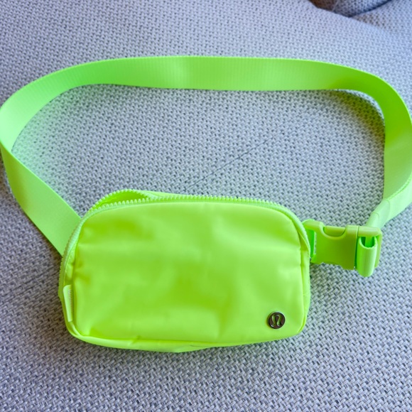 Lululemon bag fanny pack - Picture 1 of 7
